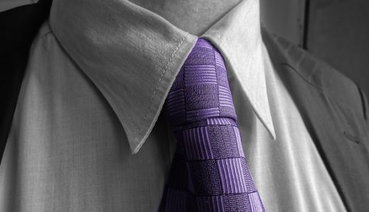 ネクタイのクリーニングの料金相場は？出す頻度や出し方の注意点などまとめて解説！